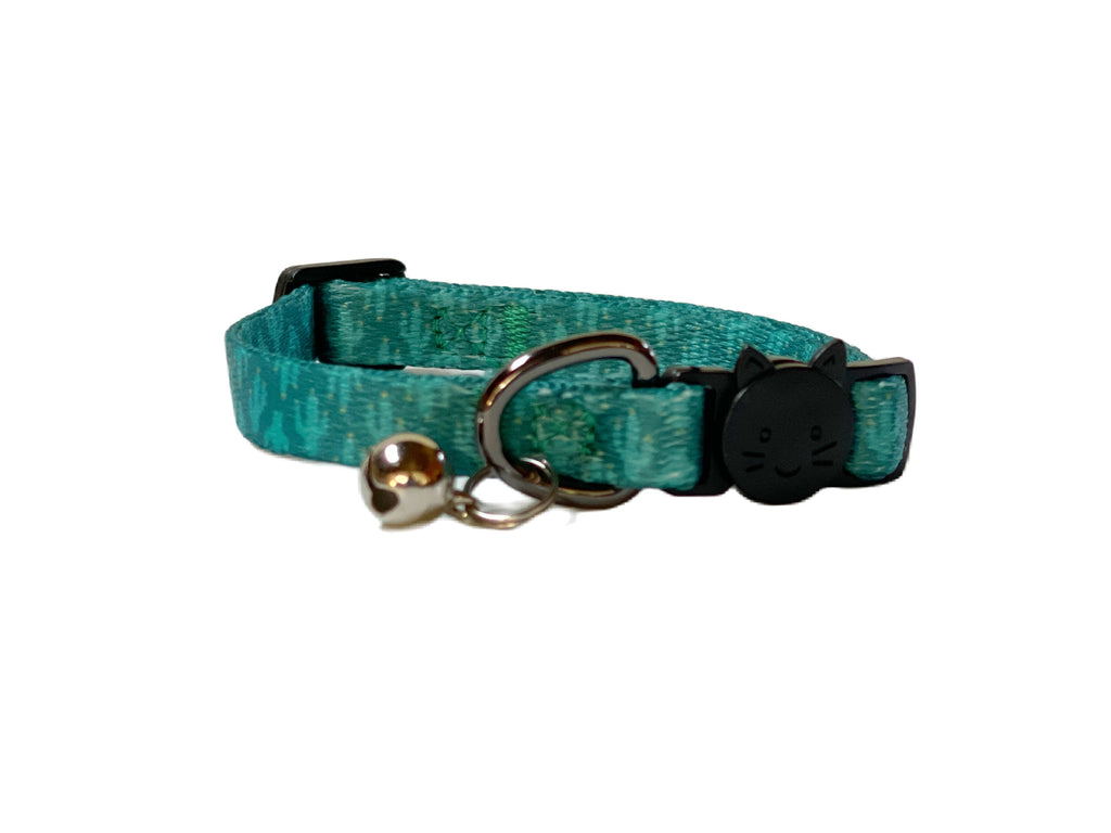 green cactus cat collar with a black cat head breakaway buckle for safety