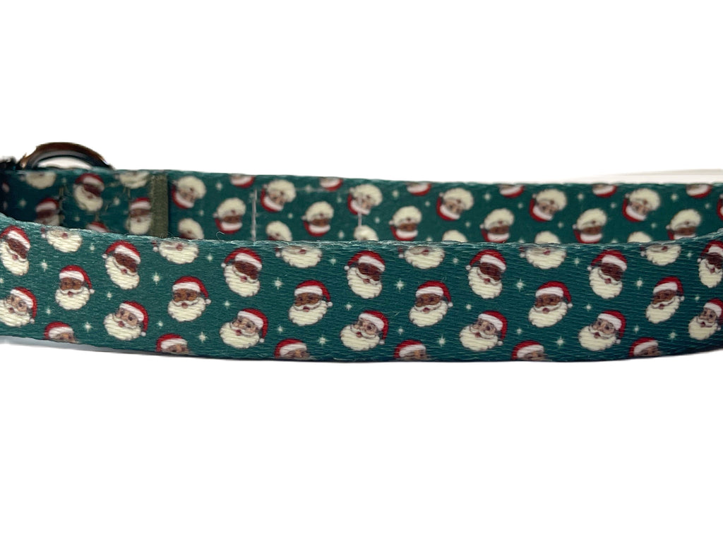 Let your dog join in on the holiday fun with our festive Multiethnic Santa dog collar. This stylish and durable collar is perfect for spreading joy and cheer.