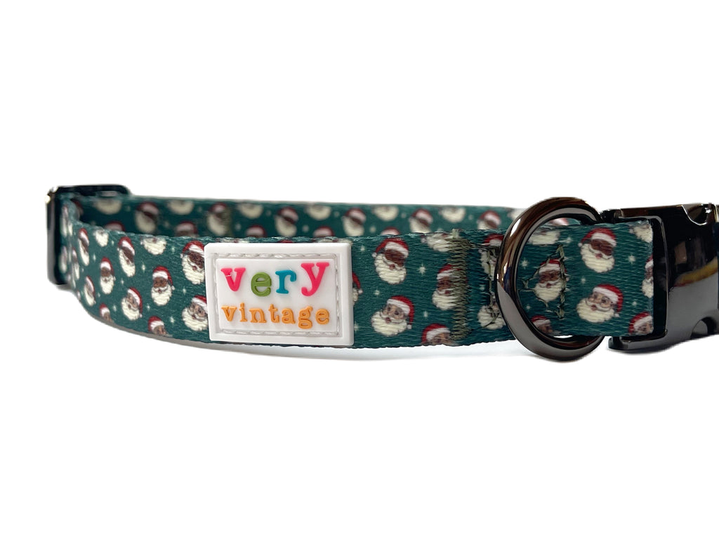 Spread holiday cheer with your furry friend in this adorable Multiethnic Santa dog collar. The comfortable and adjustable design ensures a perfect fit for any dog.