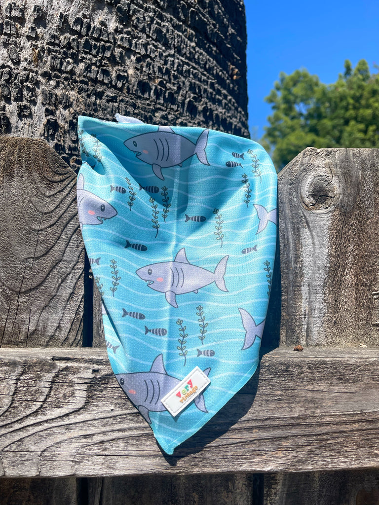 picture of the shark mesh cooling bandana outside