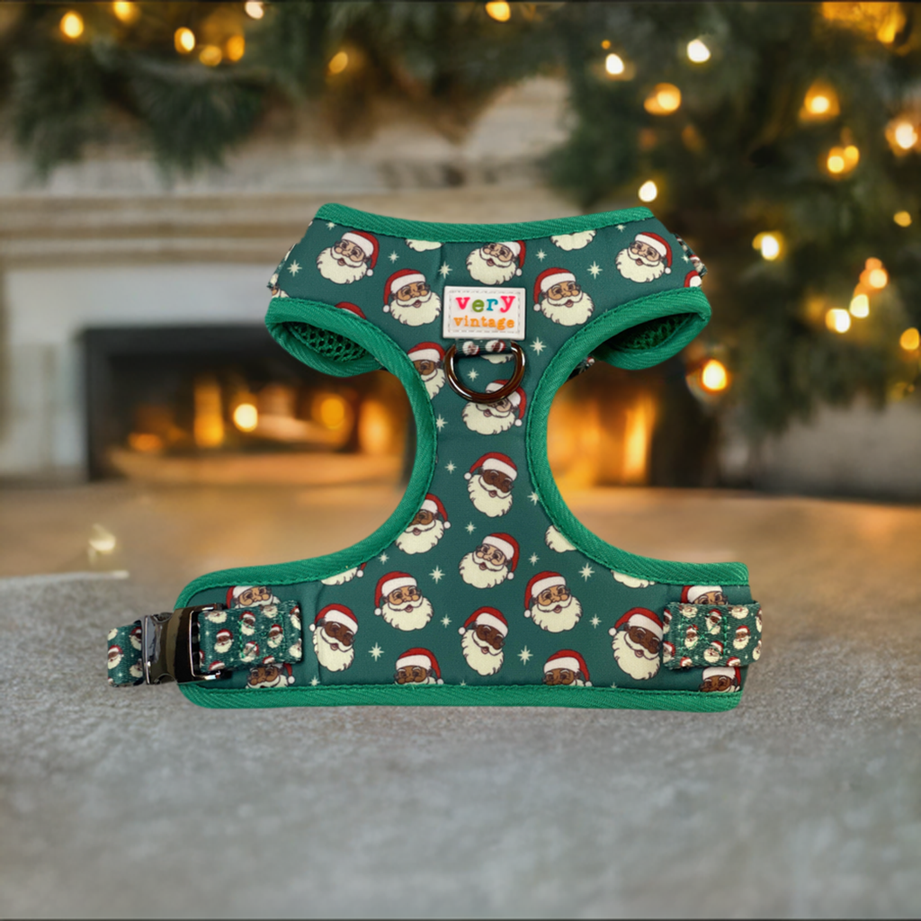 Spread holiday cheer with your furry friend in this adorable Multiethnic Santa dog harness. The comfortable and adjustable design ensures a perfect fit for any dog.