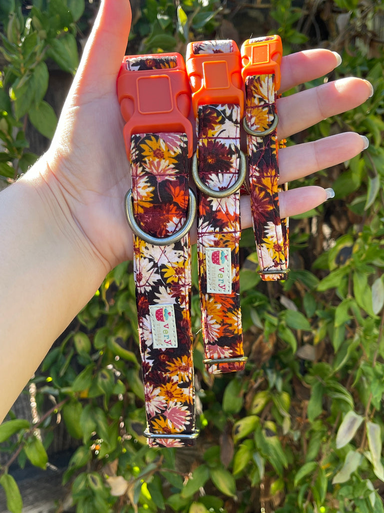 A stylish and comfortable dog collar with a whimsical floral design. The collar is made from soft, organic cotton and is perfect for any dog breed.