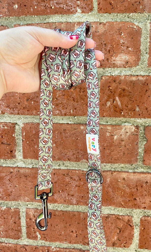 Let your furry friend lead the way with our stylish and comfortable Squirrel Patrol dog leash. Made from high-quality materials and featuring a fun squirrel pattern.